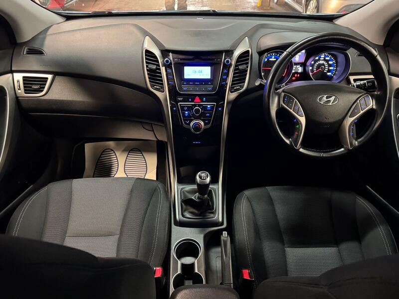 HYUNDAI I30 1.6 CRDi Blue Drive Active 2013