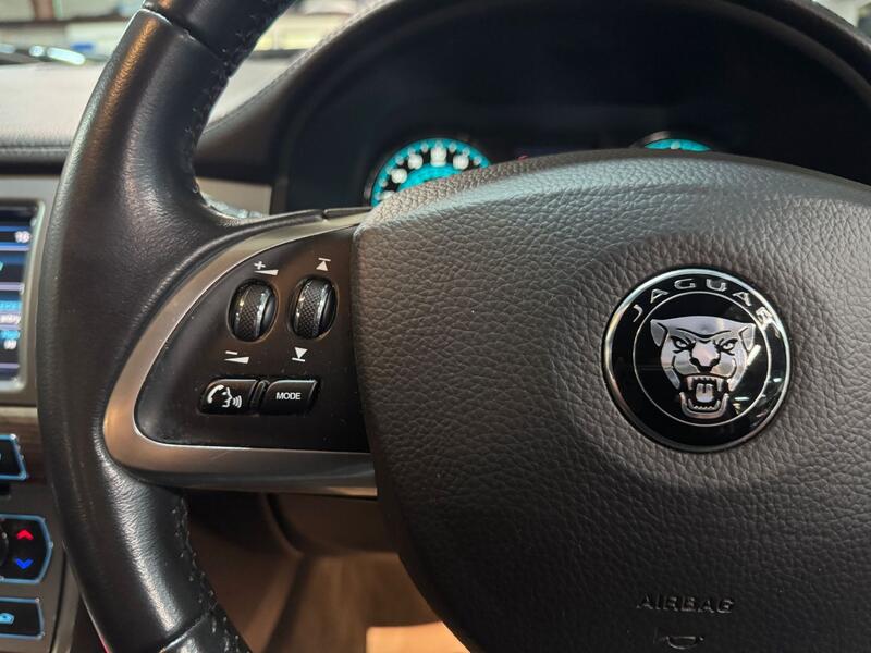 JAGUAR XF 2.2 d Luxury 2015