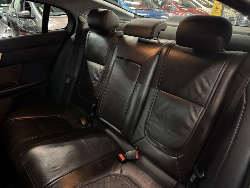 JAGUAR XF 2.2 d Luxury 2015