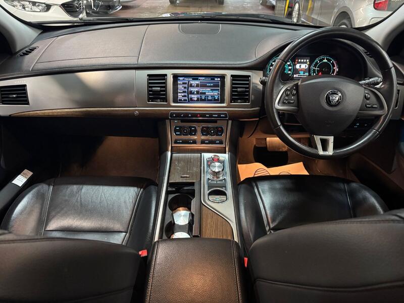 JAGUAR XF 2.2 d Luxury 2015
