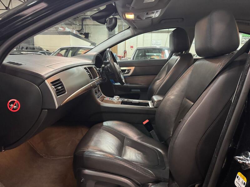 JAGUAR XF 2.2 d Luxury 2015