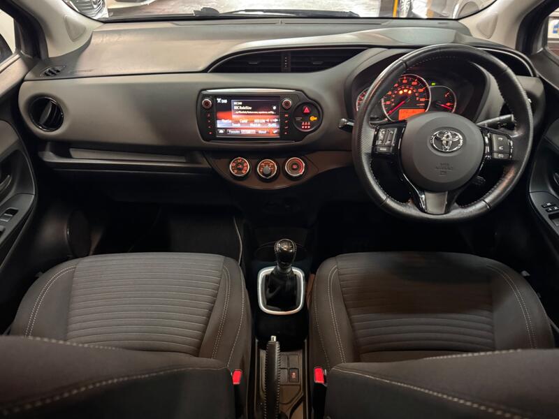 TOYOTA YARIS 1.3 Dual VVT-i Design 2016