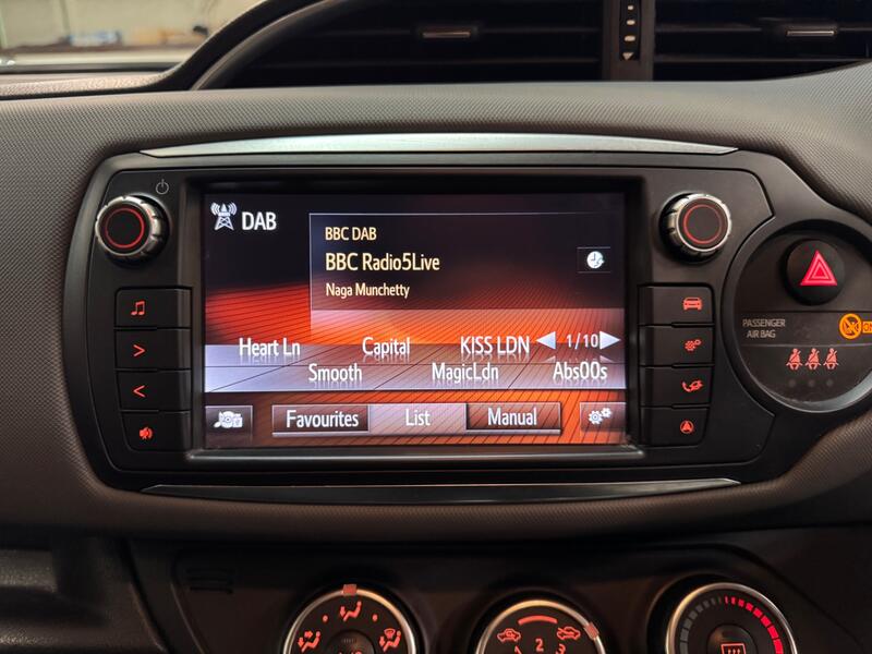 TOYOTA YARIS 1.3 Dual VVT-i Design 2016