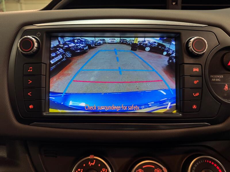 TOYOTA YARIS 1.3 Dual VVT-i Design 2016