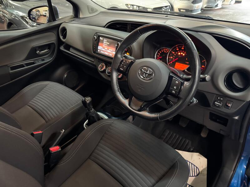 TOYOTA YARIS 1.3 Dual VVT-i Design 2016