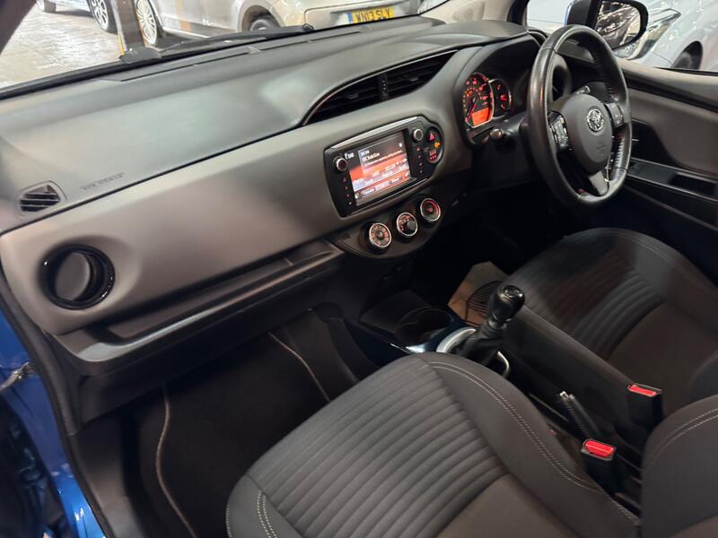 TOYOTA YARIS 1.3 Dual VVT-i Design 2016