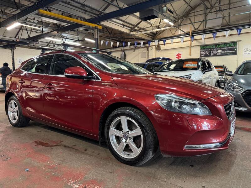 VOLVO V40 1.6 T3 SE 2013