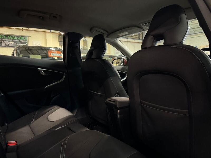 VOLVO V40 1.6 T3 SE 2013