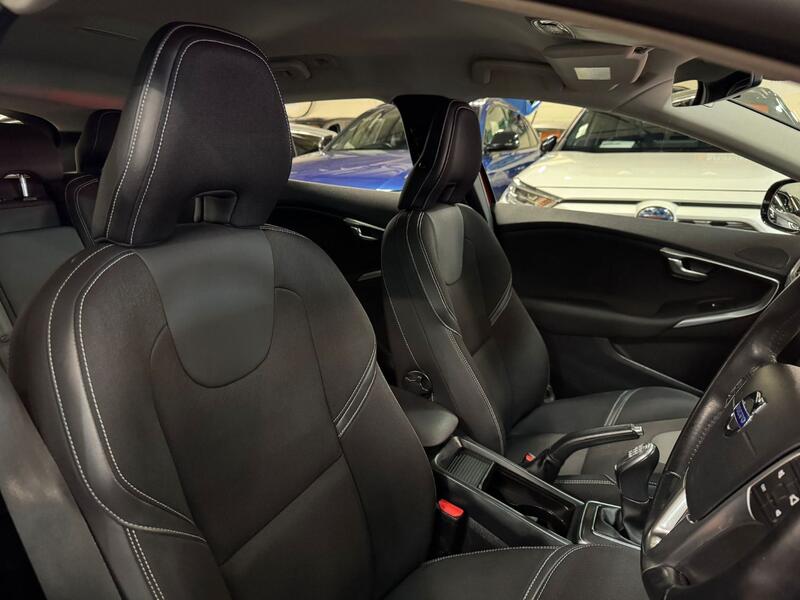VOLVO V40 1.6 T3 SE 2013