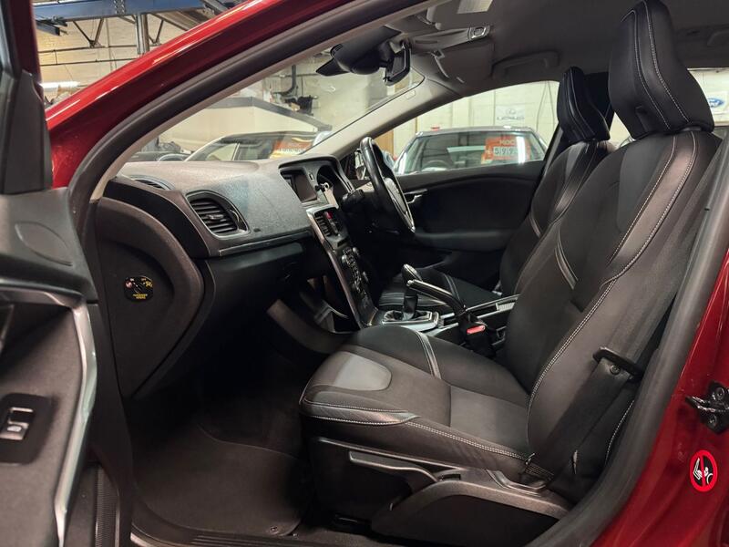 VOLVO V40 1.6 T3 SE 2013