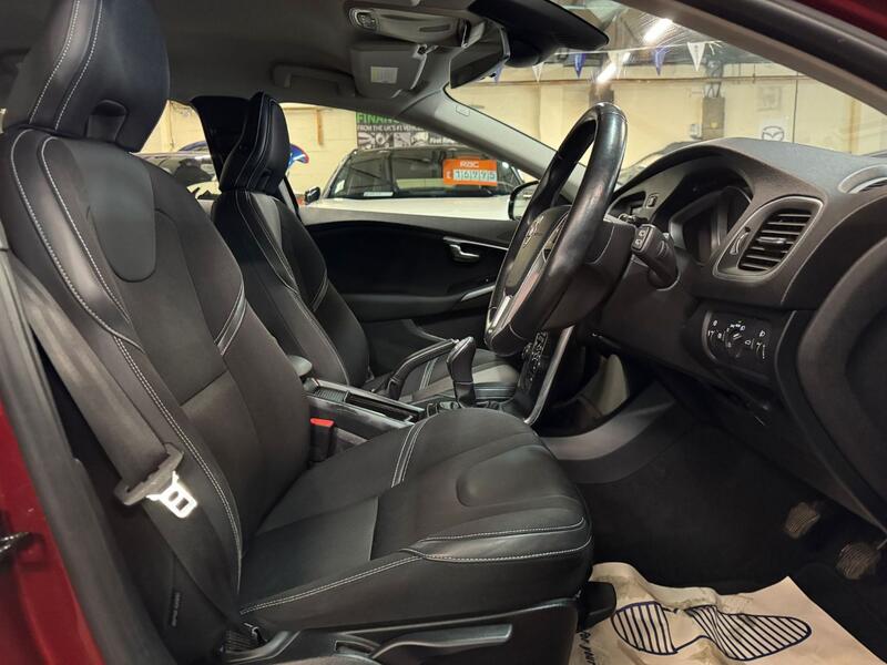 VOLVO V40 1.6 T3 SE 2013
