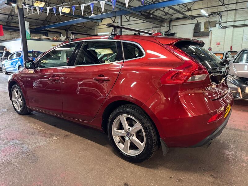 VOLVO V40 1.6 T3 SE 2013