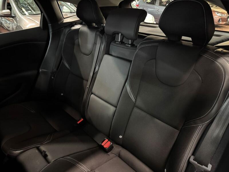 VOLVO V40 1.6 T3 SE 2013