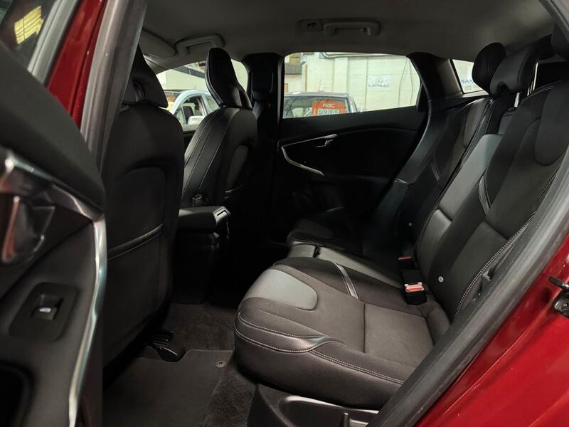 VOLVO V40 1.6 T3 SE 2013