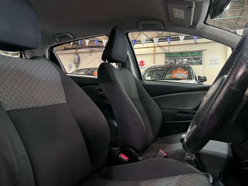 TOYOTA YARIS 1.3 Dual VVT-i Icon 2015