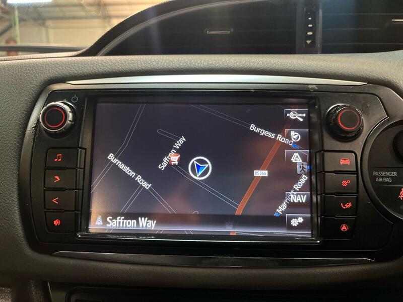 TOYOTA YARIS 1.3 Dual VVT-i Icon 2015