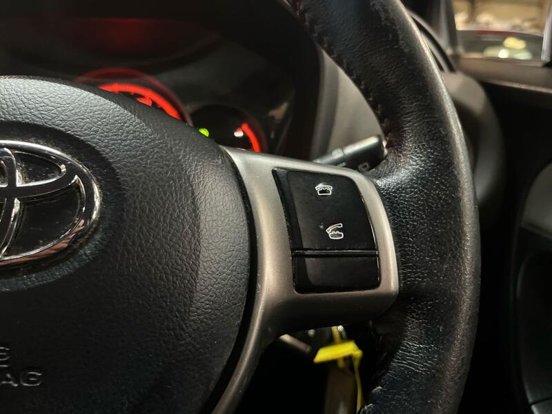 TOYOTA YARIS 1.3 Dual VVT-i Icon 2015