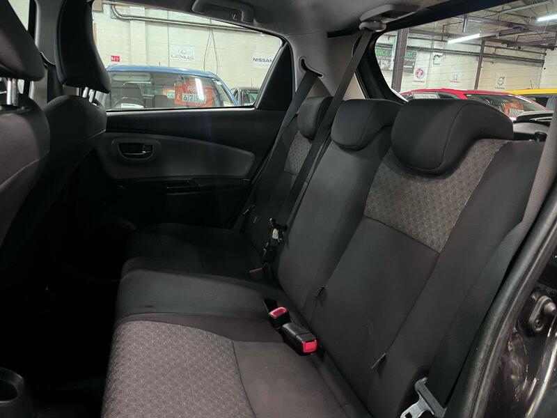 TOYOTA YARIS 1.3 Dual VVT-i Icon 2015