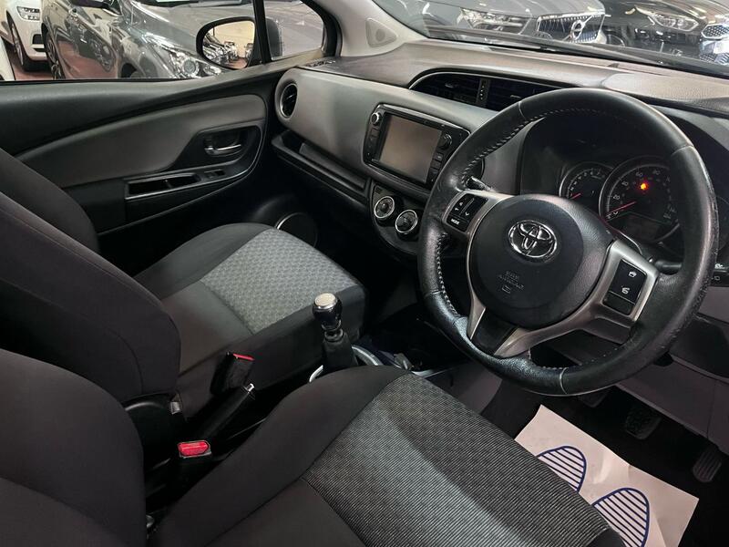 TOYOTA YARIS 1.3 Dual VVT-i Icon 2015