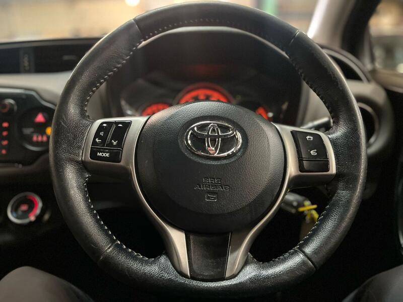 TOYOTA YARIS 1.3 Dual VVT-i Icon 2015