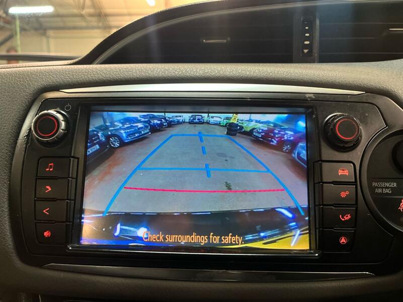 TOYOTA YARIS 1.3 Dual VVT-i Icon 2015