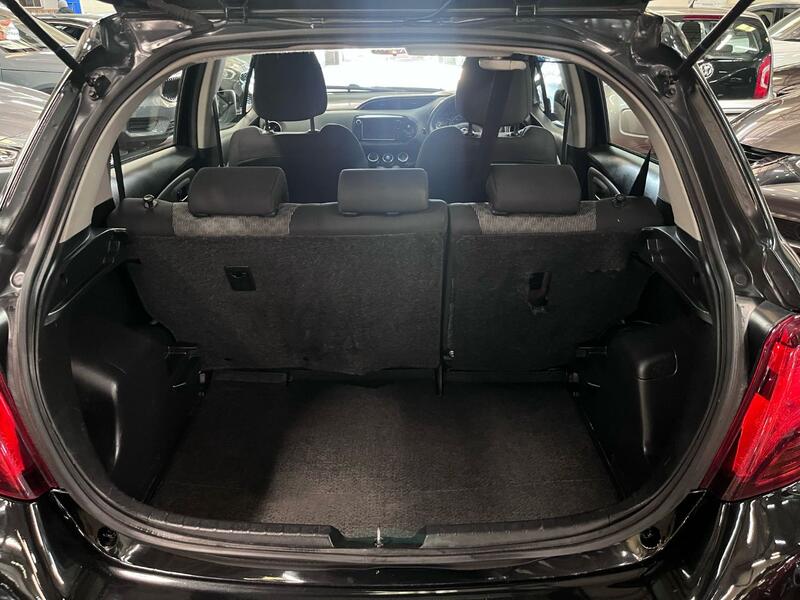 TOYOTA YARIS 1.3 Dual VVT-i Icon 2015