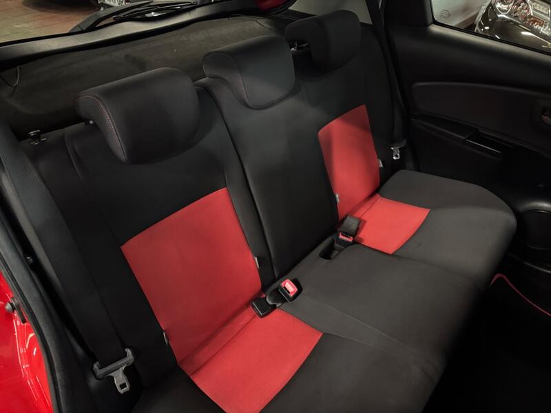 TOYOTA YARIS 1.3 Dual VVT-i Sport 2015