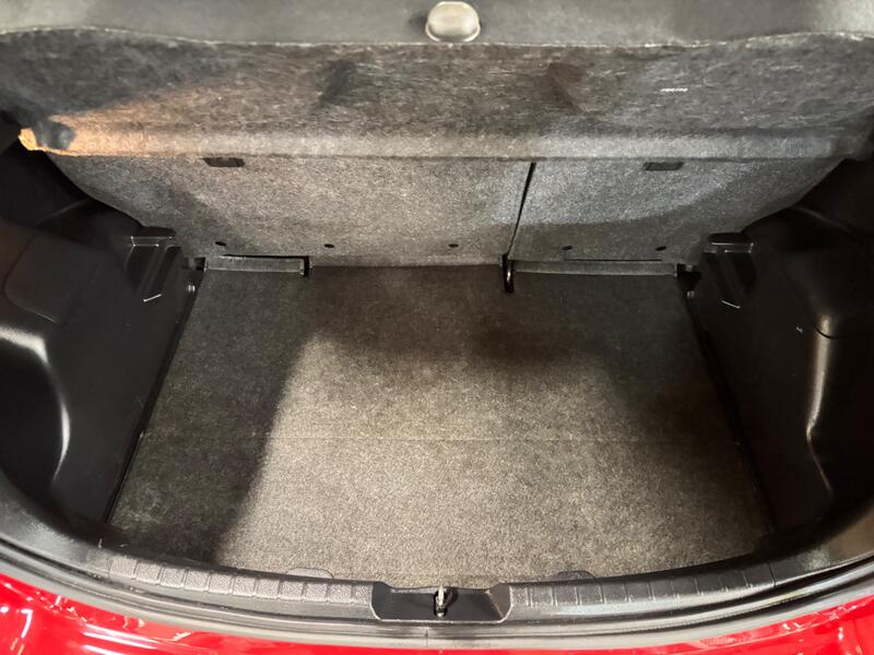 TOYOTA YARIS 1.3 Dual VVT-i Sport 2015