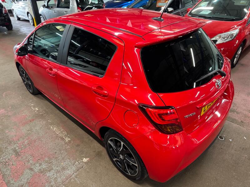 TOYOTA YARIS 1.3 Dual VVT-i Sport 2015
