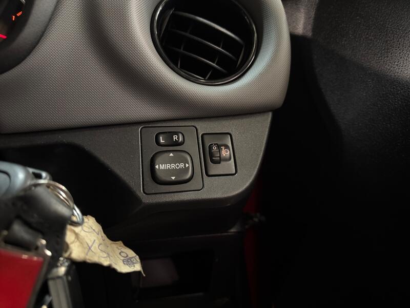 TOYOTA YARIS 1.3 Dual VVT-i Sport 2015