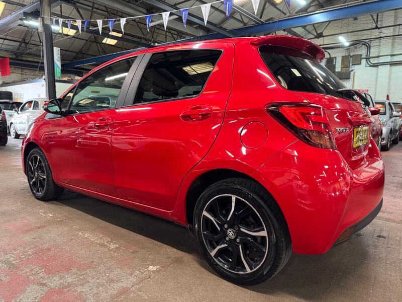 TOYOTA YARIS 1.3 Dual VVT-i Sport 2015