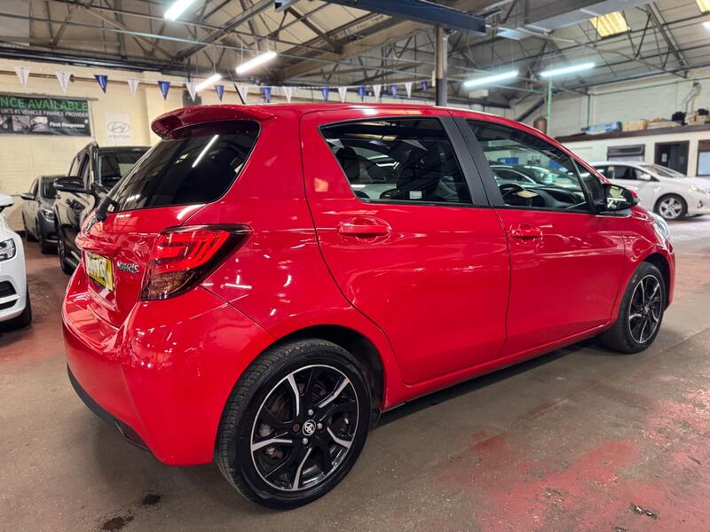 TOYOTA YARIS 1.3 Dual VVT-i Sport 2015