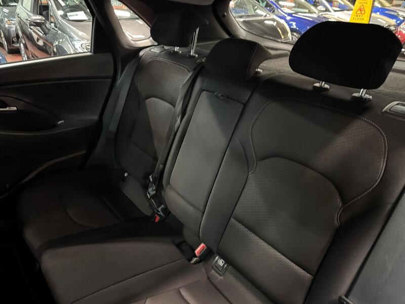 HYUNDAI I30 1.6 CRDi Blue Drive SE 2017