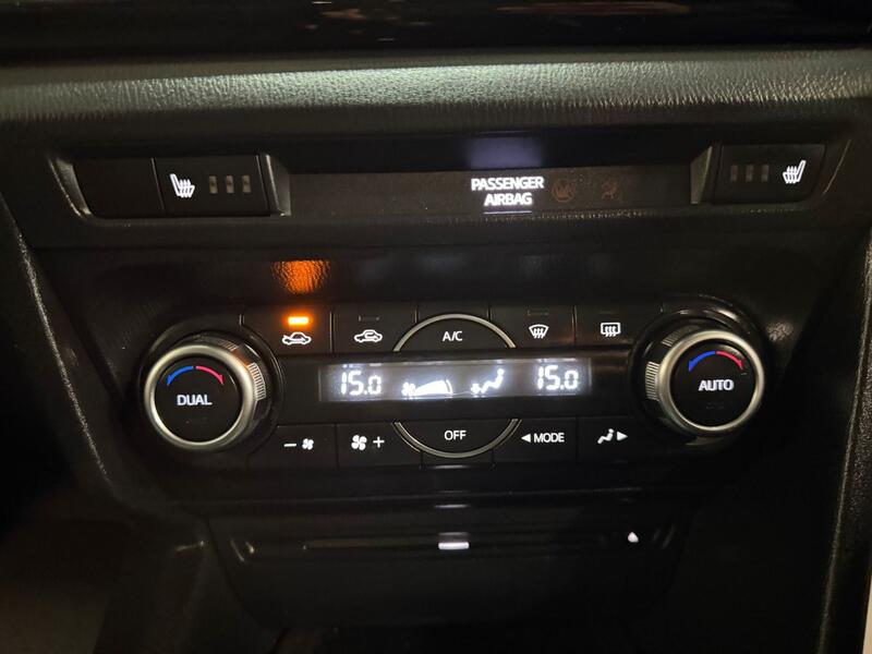 MAZDA MAZDA3 2.0 SKYACTIV-G SE-L Nav 2014