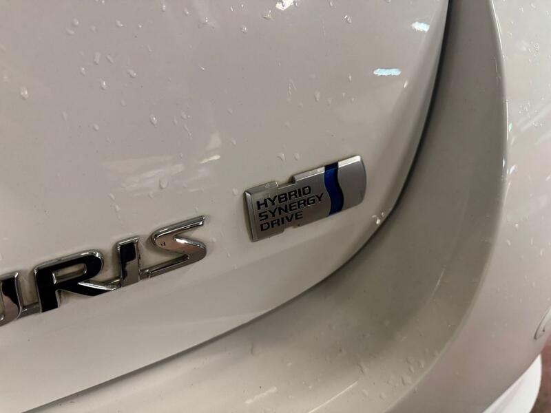 TOYOTA AURIS 1.8 VVT-h Excel 2014