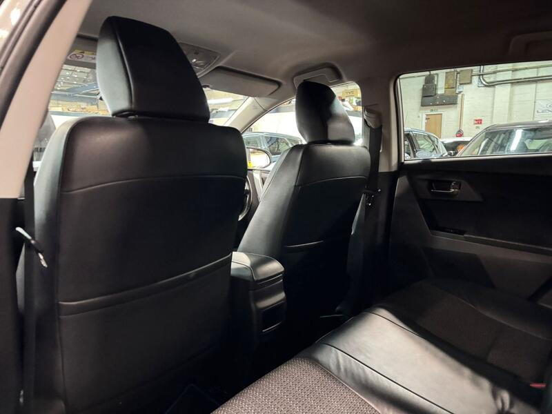 TOYOTA AURIS 1.8 VVT-h Excel 2014