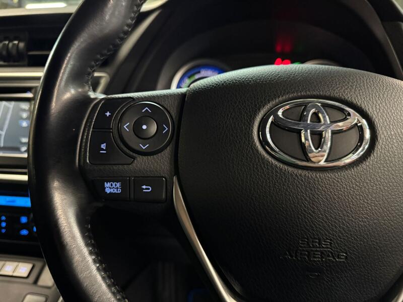 TOYOTA AURIS 1.8 VVT-h Excel 2014