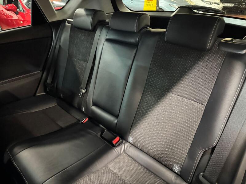 TOYOTA AURIS 1.8 VVT-h Excel 2014