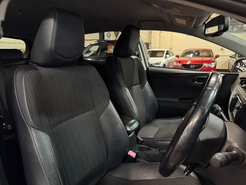 TOYOTA AURIS 1.8 VVT-h Excel 2014