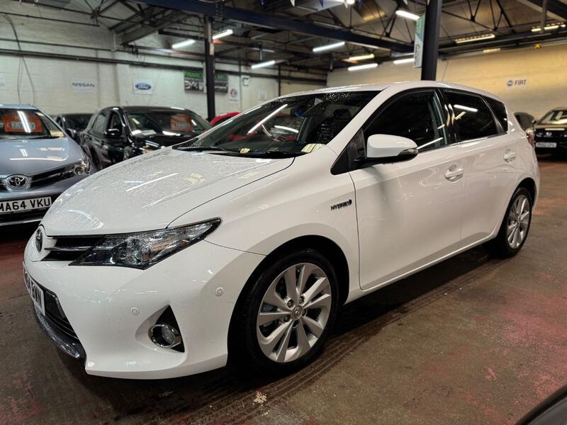 TOYOTA AURIS 1.8 VVT-h Excel 2014