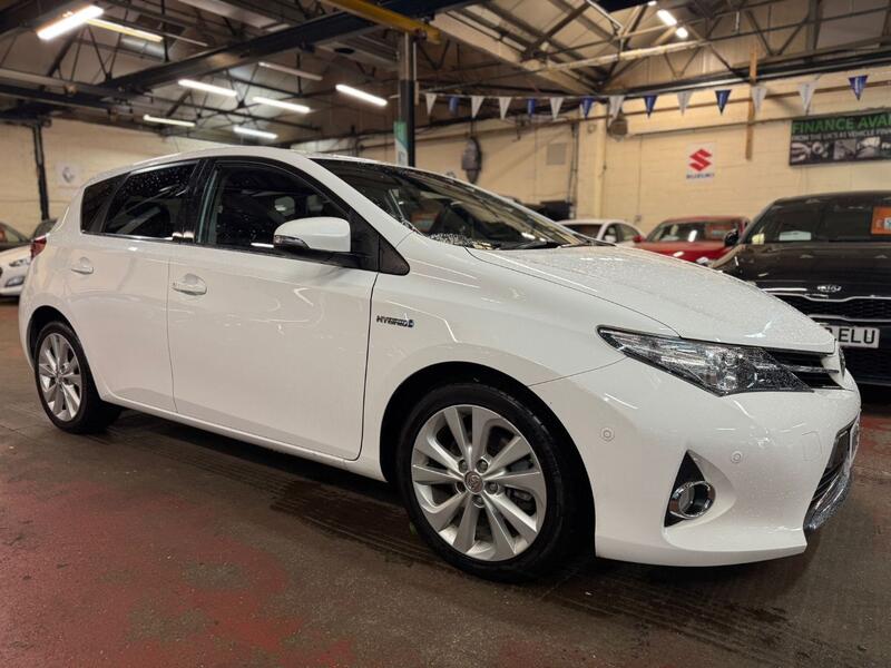 TOYOTA AURIS 1.8 VVT-h Excel 2014