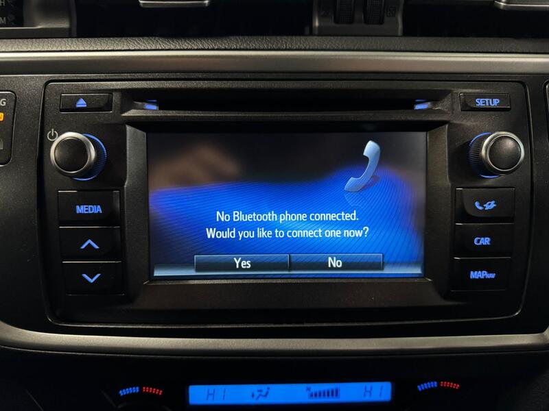 TOYOTA AURIS 1.8 VVT-h Excel 2014