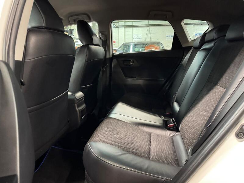 TOYOTA AURIS 1.8 VVT-h Excel 2014