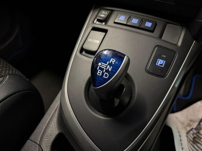 TOYOTA AURIS 1.8 VVT-h Excel 2014