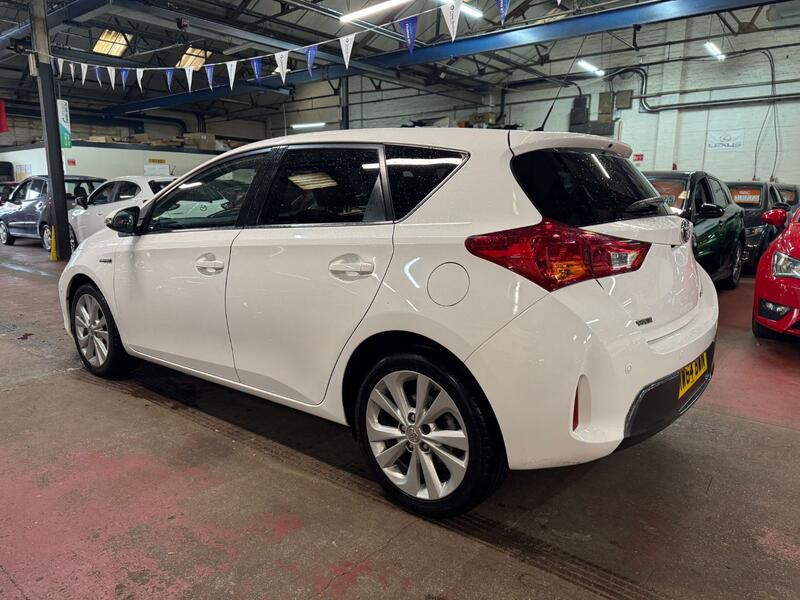 TOYOTA AURIS 1.8 VVT-h Excel 2014