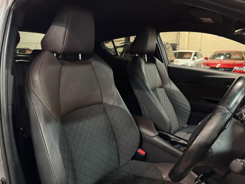 TOYOTA C-HR 1.8 VVT-h Excel 2017