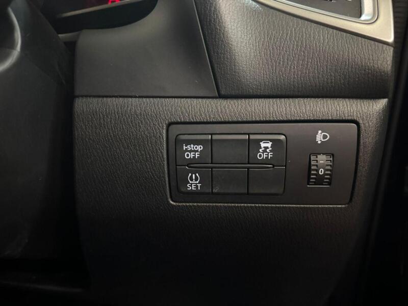MAZDA MAZDA3 2.0 SKYACTIV-G SE-L Nav 2017