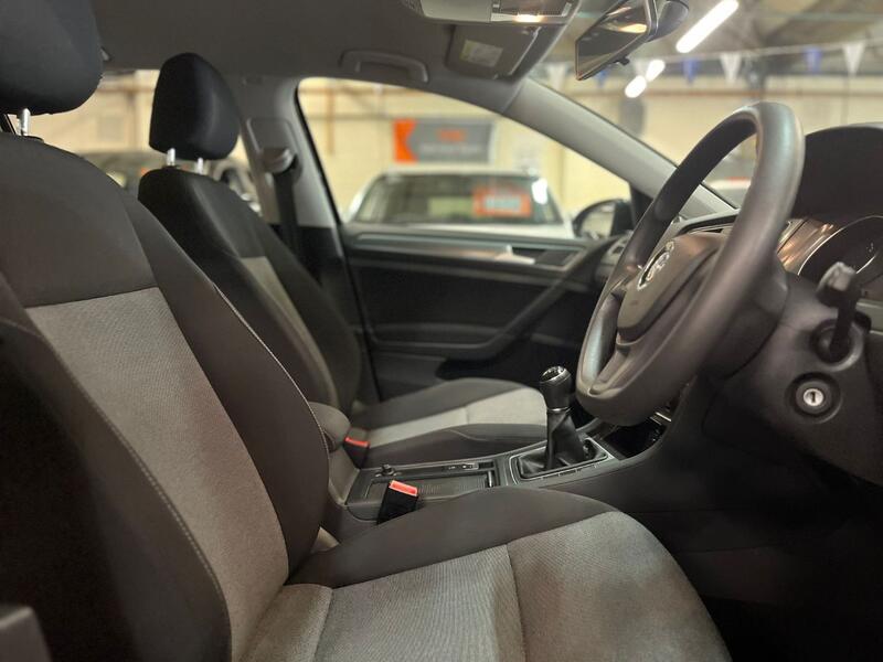 VOLKSWAGEN GOLF 1.6 TDI BlueMotion Tech S 2016