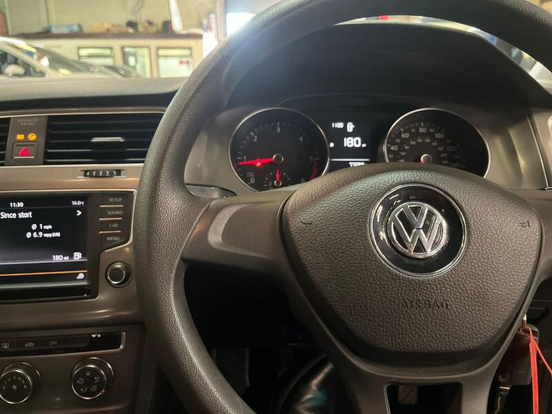 VOLKSWAGEN GOLF 1.6 TDI BlueMotion Tech S 2016
