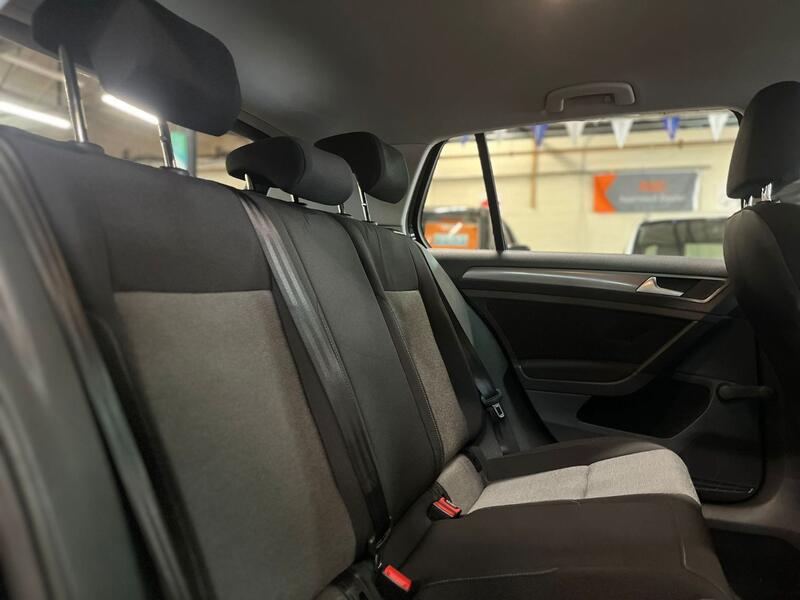 VOLKSWAGEN GOLF 1.6 TDI BlueMotion Tech S 2016